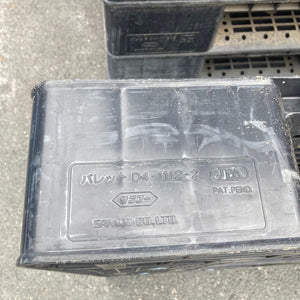 中古販売】 プラスチックパレット 1200 × 1100 × 150 片面四方仕様 動